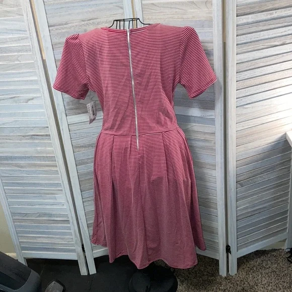 🆕❤️Lularoe- Red & White Striped Amelia - Picture 6 of 9